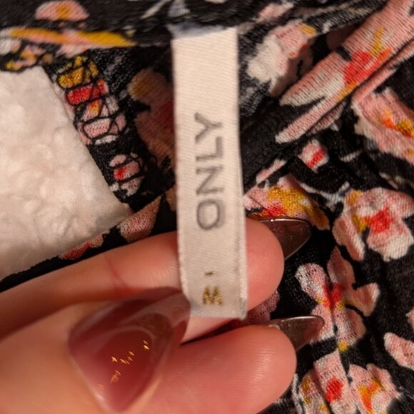 Only Black and Pink Floral Blouse - Picture 3 of 3